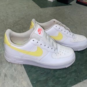 White and yellow air forces low